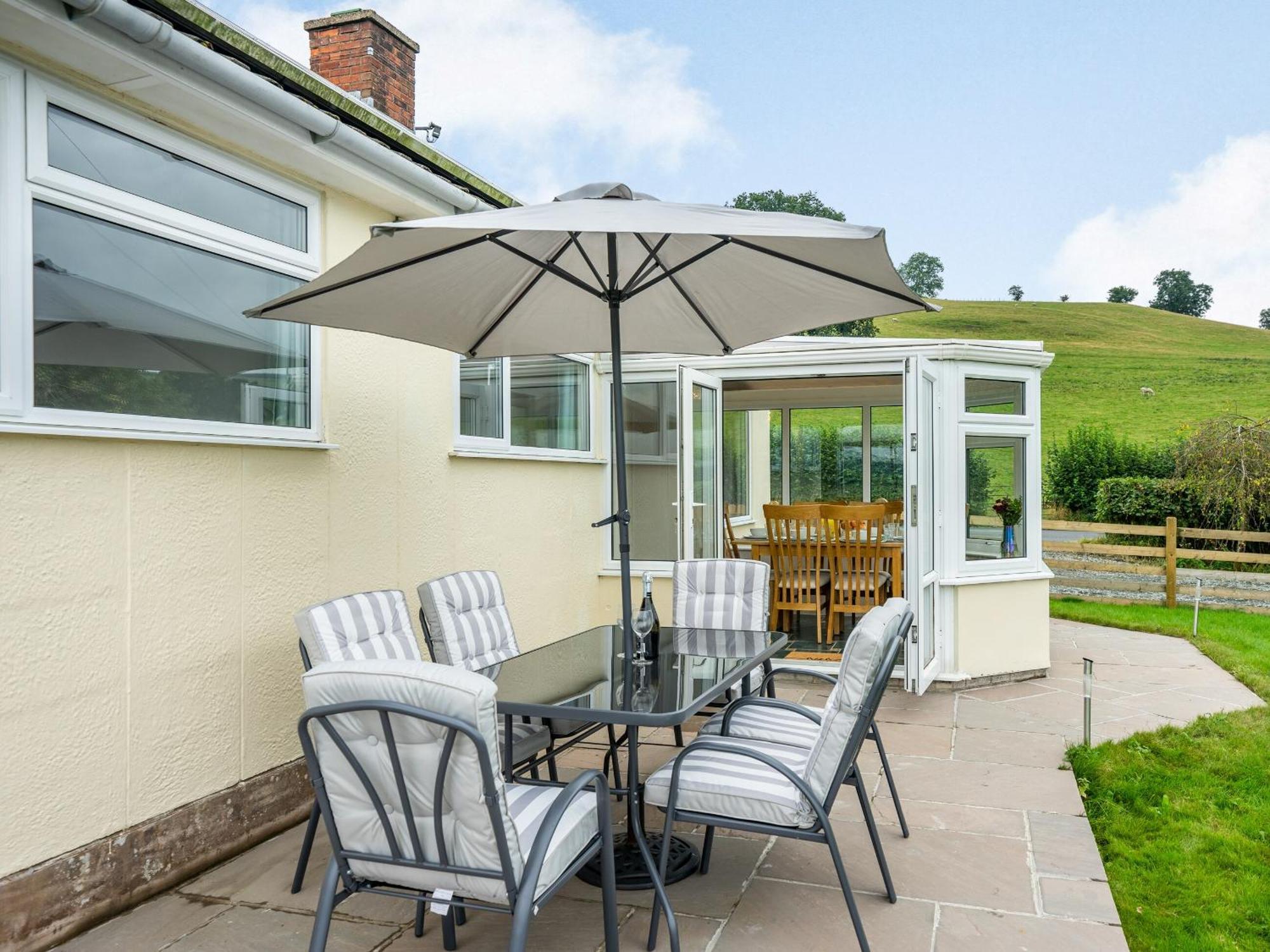 Villa Meadowcroft Bettws Disserth Exterior foto